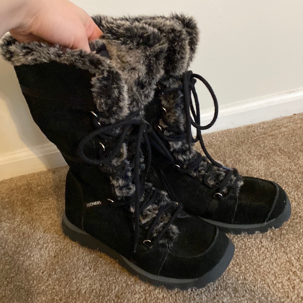 Women’s size 8 like new Skechers boots
